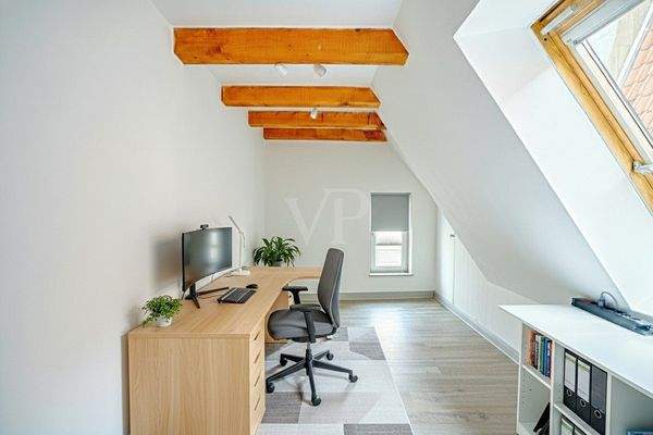 Büro digital möbliert