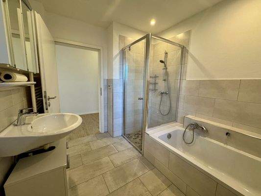 WHG rechts - Badezimmer