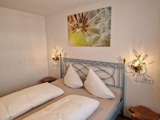 Schlafzimmer (2).jpg