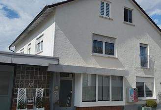 Vorderansicht Whg und Gewerbe