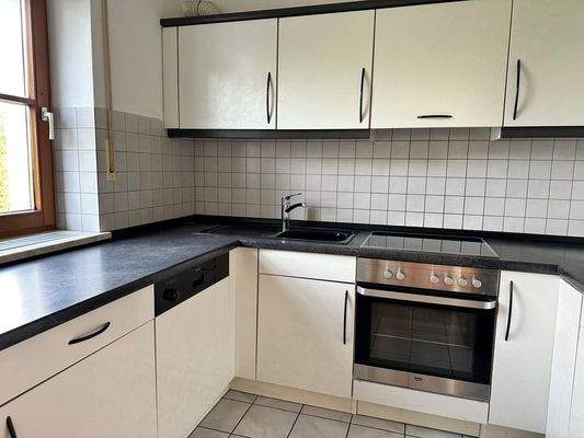 Küche mit Einbauküche
