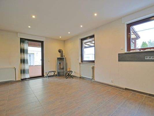 Wohnküche im Erdgeschoss mit gemütlichem Holzofen...