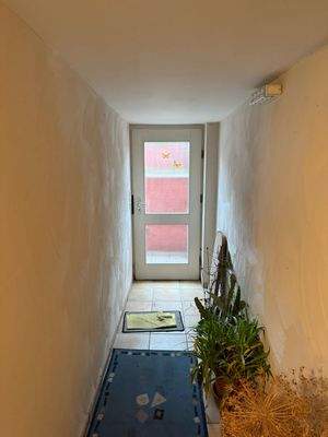 Flur KG zum Garten