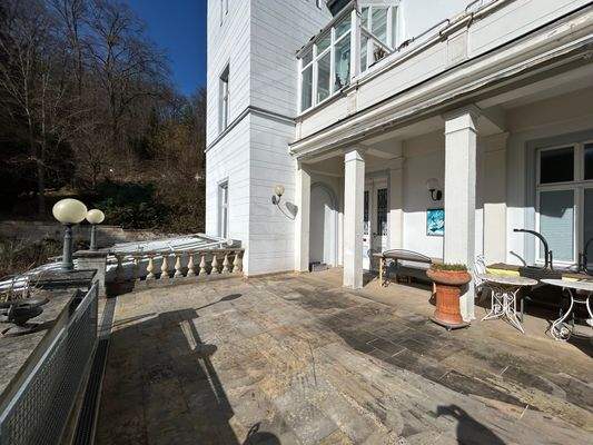 Vorplatz Terrassenbereich