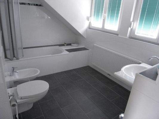 Dachgeschoss-Wannenbad