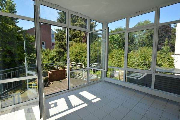 Wohnzimmer mit Gartenzugang