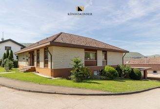 Haus von der Straße aus