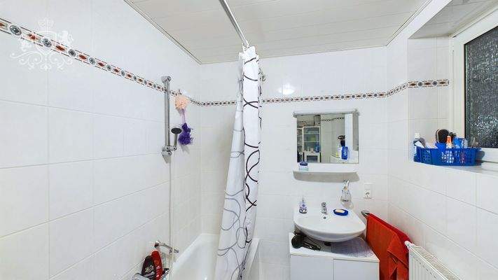 CAM01984G0-PR0429-STILL027