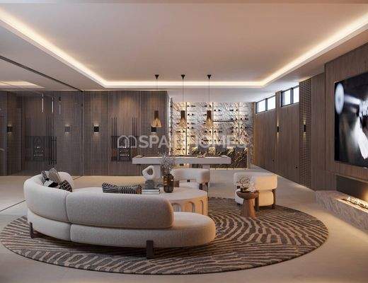 Luxury Houses Close to the Sea in Estepona