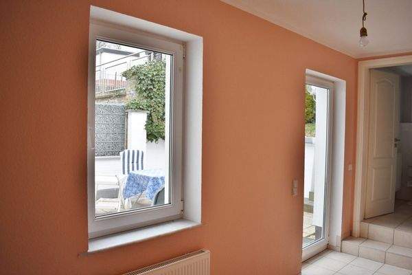 zweites Zimmer mit Ausgang Terrasse und Gäste-WC