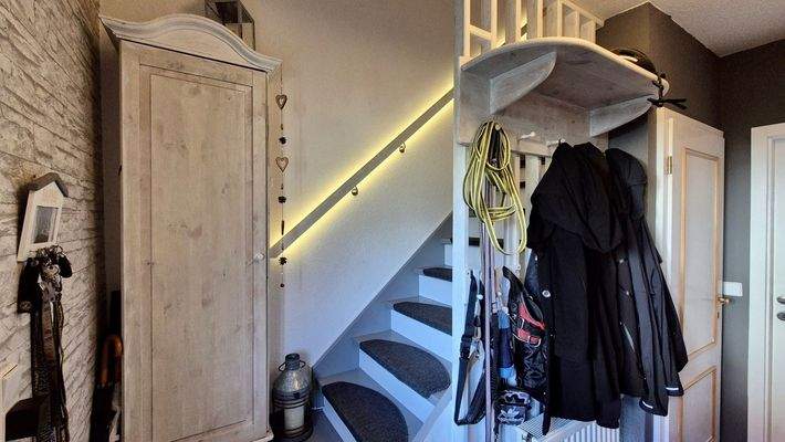 Treppe ins Obergeschoss