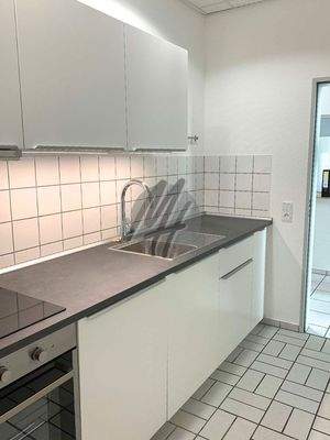 INFOS UNTER: 06171-586000