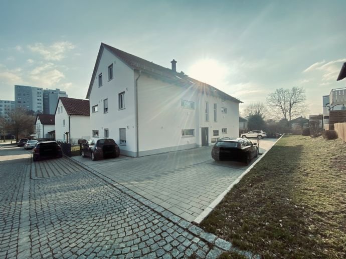 Großzügiges Wohnen mit Terrasse, Garten, hochwertiger EBK und Schwedenofen - 3 Zi. in Günzburg