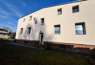 Außenansicht Eingang Rückseite