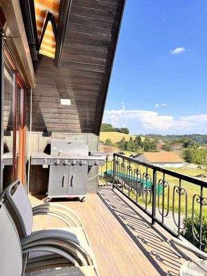 Ansprechender Balkon im OG