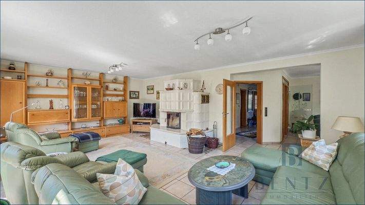 Wohnzimmer mit Kamin