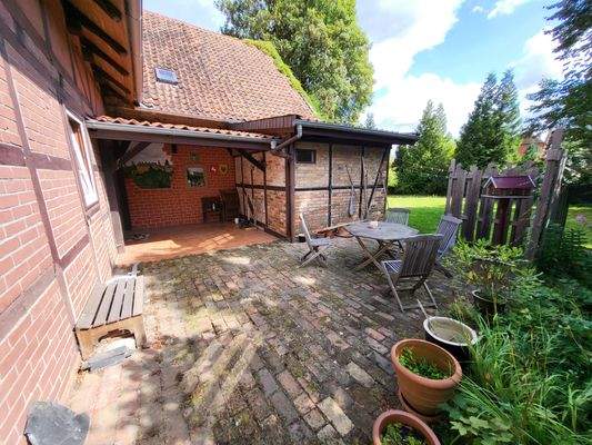 033 rechts Terrasse.jpg