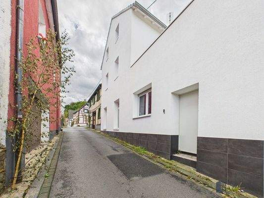 CAM03283G0-PR0083-STILL003