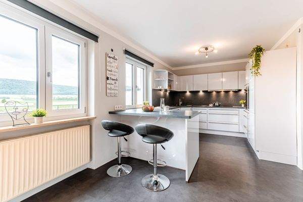 OG - offene Küche mit Speisekammer