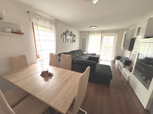 Wohnzimmer+Essbereich
