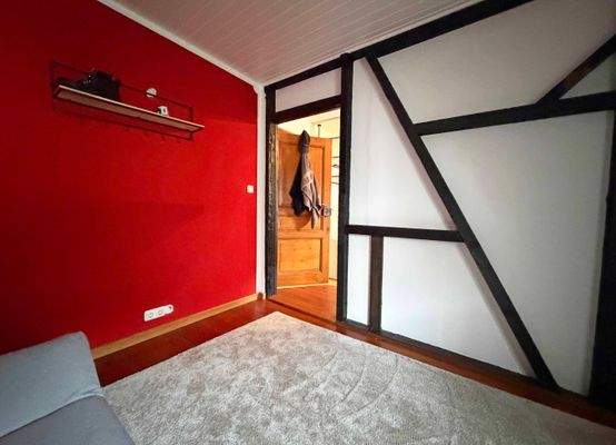 Zimmer hinter Ankleide