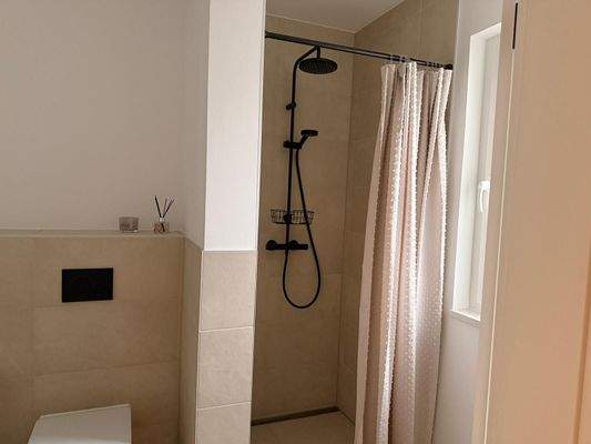 Gäste WC mit Dusche