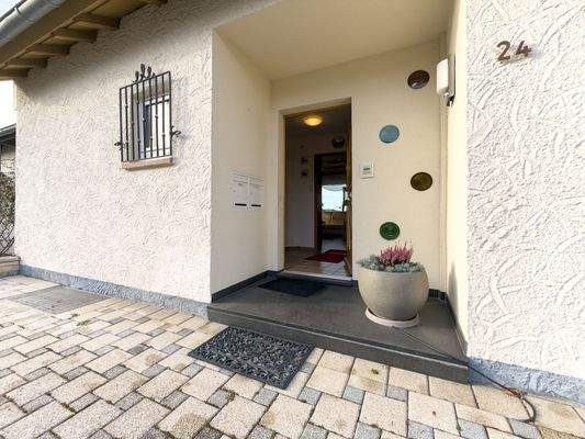 27 Außenbereich Eingang