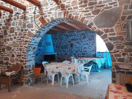 Kreta, Kato Episkopi: Traditionelles neu gebautes Steinhaus zum Verkauf