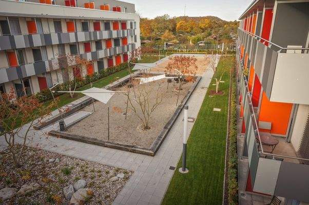 Außenansicht Herbst - Bildergalerie Apartmentanlage „unity α“