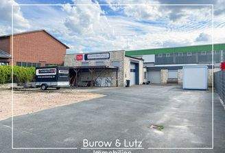 Freifläche und Außenansicht