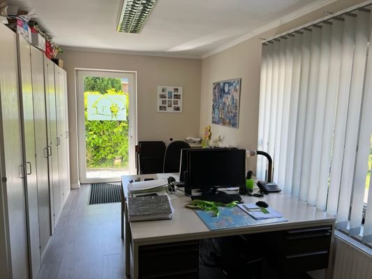 Büro zum Garten