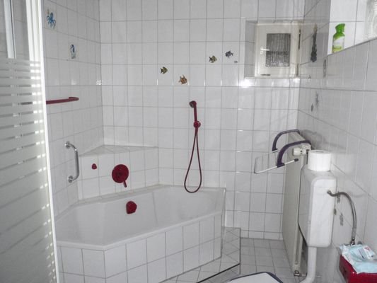Badezimmer EG.JPG