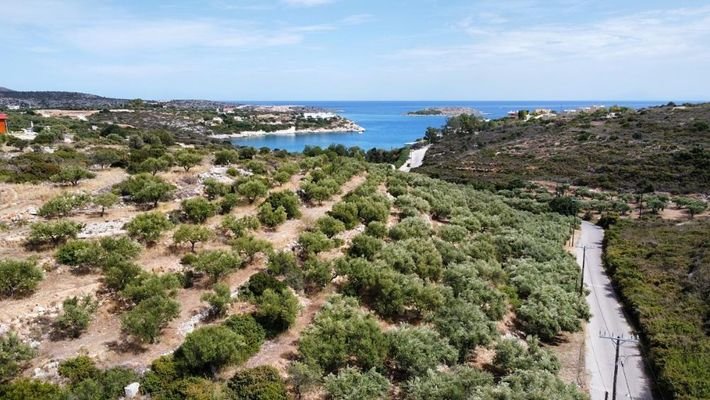 Kreta, Loutraki: Grundstück neben dem Strand zu verkaufen