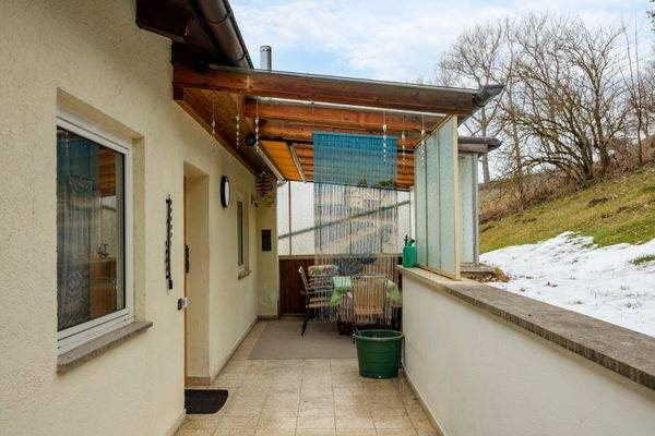 Eingangsbereich mit Terrasse