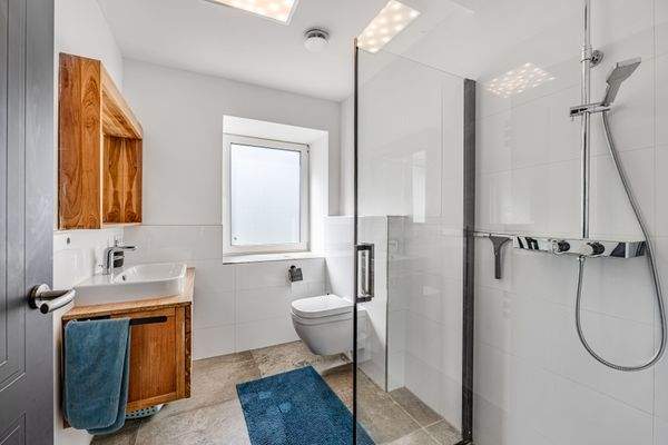 Tageslichtbadezimmer im Erdgeschoss