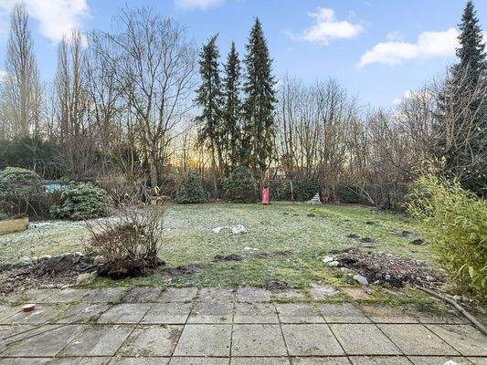 Garten mit unverbautem Blick ins Grüne