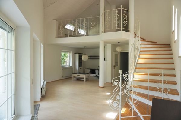 Wohnzimmer mit Galerie