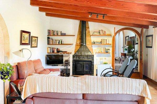 Wohnzimmer mit Kamin