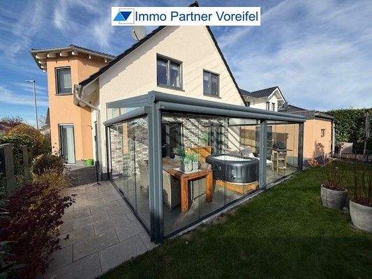 Rückseite mit geschlossener Terrasse