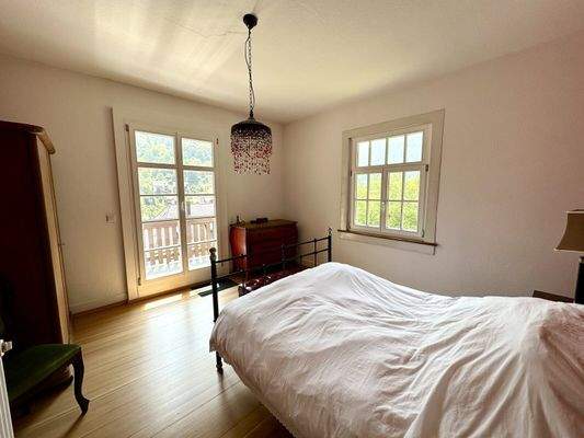 Schlafzimmer OG mit Balkon