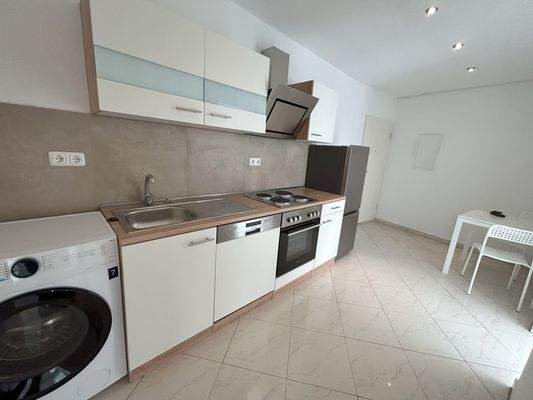 Moderne helle Küche