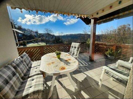 Blick überdachter Balkon