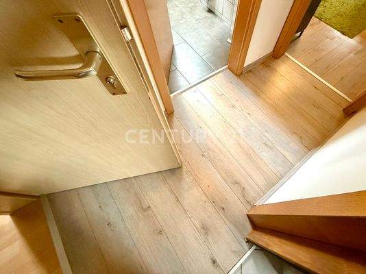 Boden- und Türausstattung Studio im DG