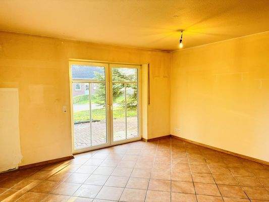 Küche mit Zugang auf die Terrasse 