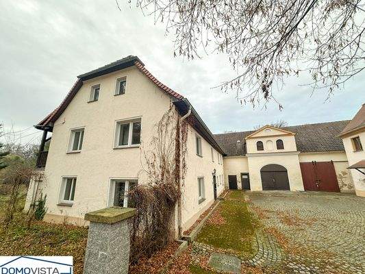 Wohnhaus mit Blick auf den Hof