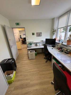 Büro_2.jpg