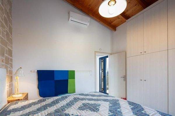 Kreta, Loutra: Steinvilla mit wunderschönem Meerblick zu verkaufen