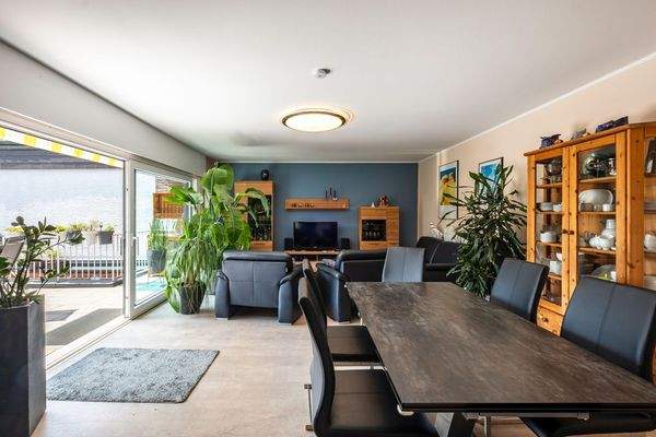 Offener Wohn- und Essbereich