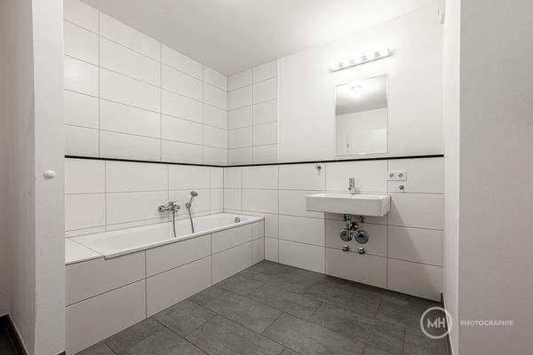 Badezimmer mit Badewanne