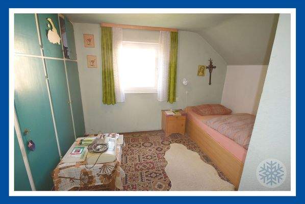 Schlafen2 DG Blick von Tür